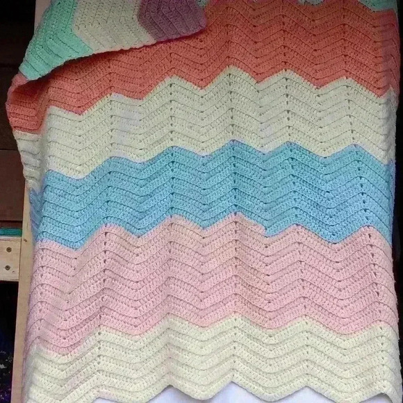 Hand Knit crocheted baby blanket 44x50 " - Picture 2 of 6